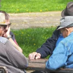 Ingrijirea la domiciliu pentru varstnici Primaria discuta cine va suporta costurile si in ce conditii