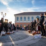 Cosurile cu alimente pentru Patele catolic sfintite de preoti in Piata centrala din Sfant Gheorghe