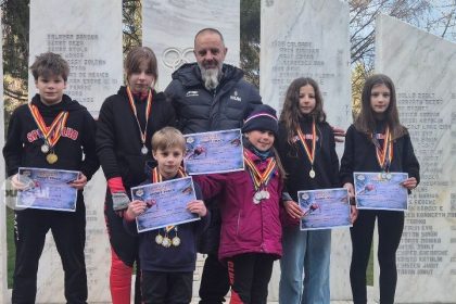 Fratii Kun si echipa lor de la Speed Club pe podiumul Campionatului National de short track