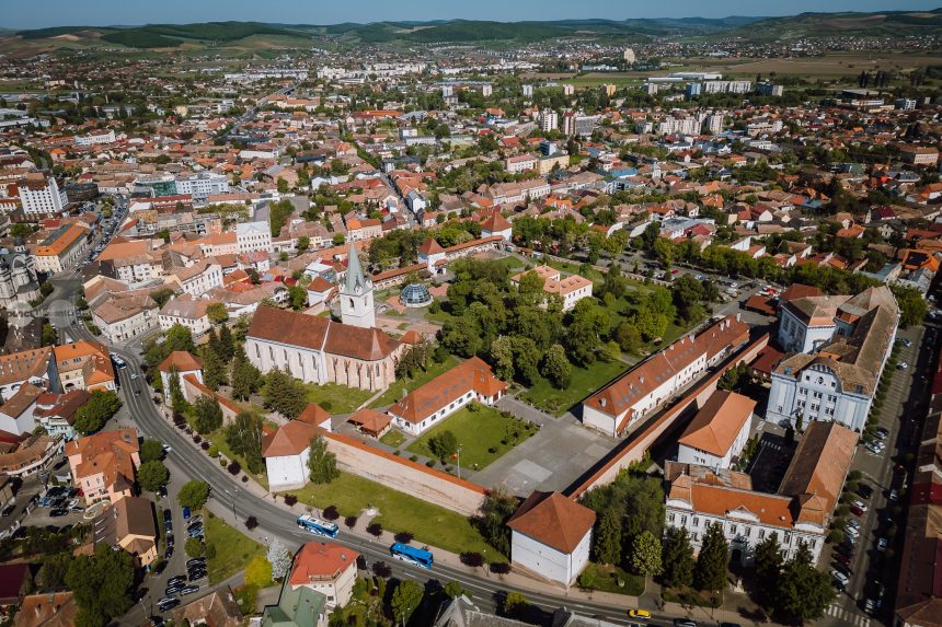 Trei locatii din cetate disponibile pentru licitatie pentru un restaurant sau o vinoteca in centrul orasului
