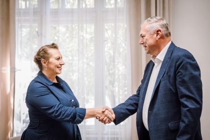 CJ a semnat un contract de 87 milioane lei pentru realizarea unui sens giratoriu la Aeroportul Transilvania