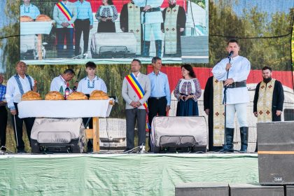 Festivalul cantecului popular patriotic de la Oarba de Mures a devenit o traditie a XVII a editie