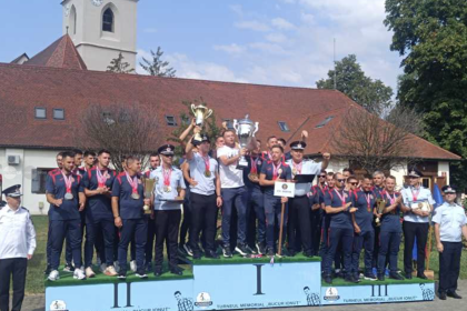 Lotul reprezentativ al ISU Bihor a castigat titul de campion national la competitia destinata pompierilor militari de la Targu Mures