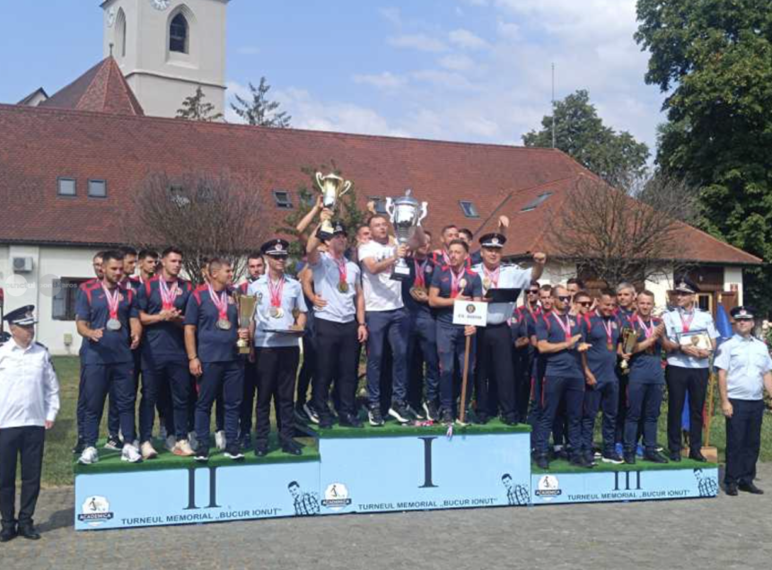 Lotul reprezentativ al ISU Bihor a castigat titul de campion national la competitia destinata pompierilor militari de la Targu Mures