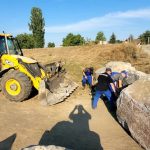 Lucrari de reparatie a digului raului Mures in Targu Mures din cauza avariilor provocate de vehicule