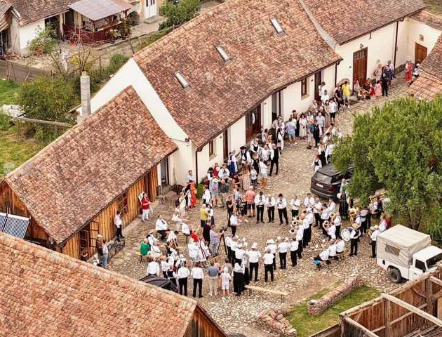 Nunta saseasca traditionala cu Dor de Transilvania