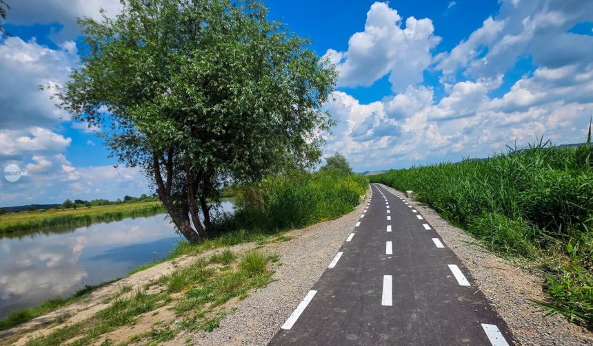 Pista de biciclete de 10 kilometri completata pe malul Muresului in Sangeorgiu de Mures