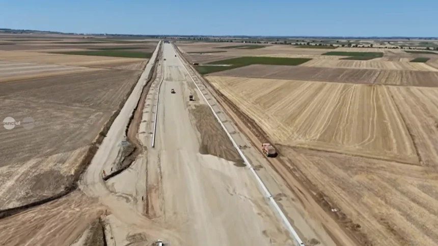 Premier pe Autostrada Transilvania O seciune de 3 kilometri din A3 va putea fi utilizat ca pist pentru avioane