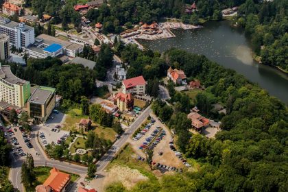 Primaria Sovata achizitioneaza lift scena mobila si sistem audio video pentru noul centru cultural