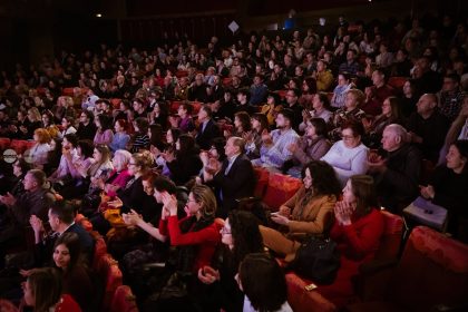 Teatrul National Targu Mures incepe cea de a 65 a stagiune Cinci spectacole programate pentru luna septembrie