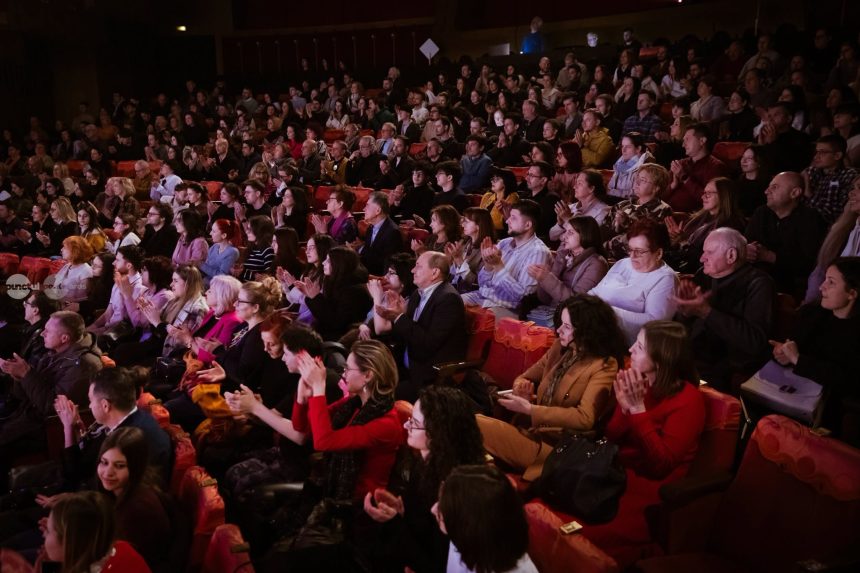 Teatrul National Targu Mures incepe cea de a 65 a stagiune Cinci spectacole programate pentru luna septembrie