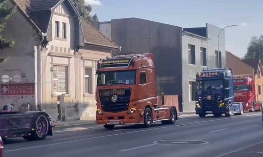 video parada camioanelor in targu mures