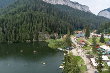 Ce vrea statul să facă pentru conservarea Lacului Roșu din Harghita