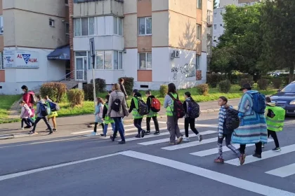 Elevii din Târgu Mureș, încurajați să meargă pe jos sau cu bicicleta la școală