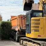 Lucrările de reabilitare completă a străzii Râului din Reghin au început
