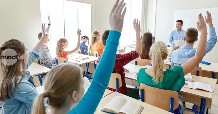 Programe școlare din fonduri UE: mese calde și consiliere în Mureș