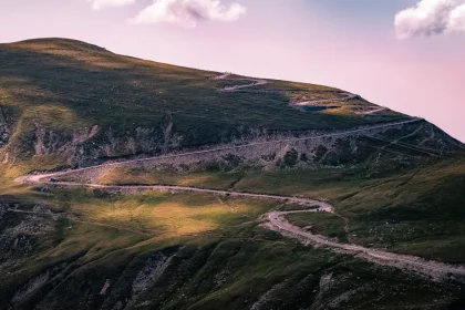 Programul de circulație pe Transalpina se schimbă de sâmbătă