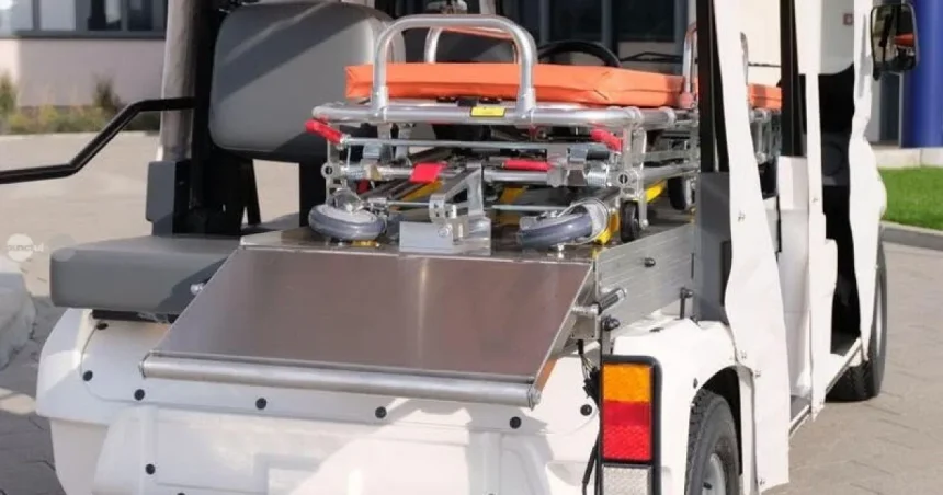 Spitalul din Reghin are un nou vehicul electric pentru transportul pacienților