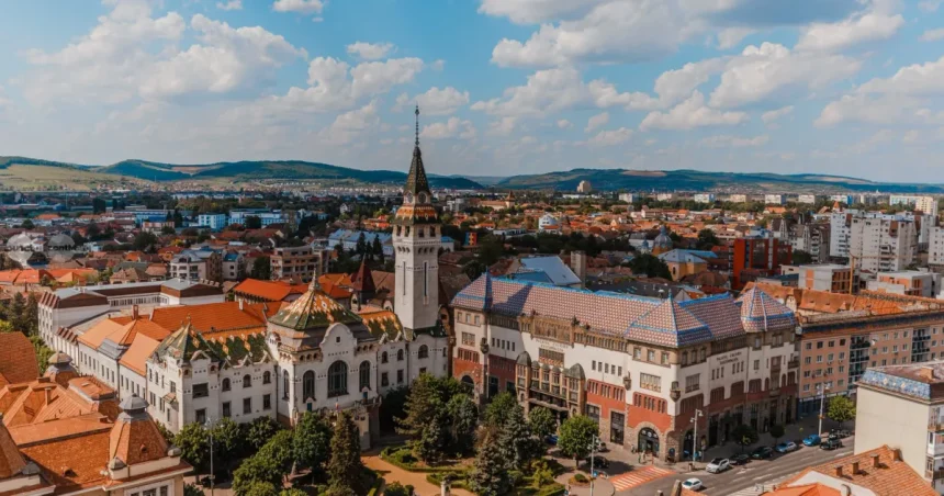 16 centre sociale din Mureș: panouri solare și baterii, proiect de 24 de milioane de lei