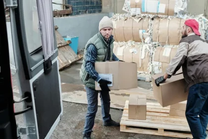 350 de joburi de manipulant mărfuri și 20 de asistenți medicali, disponibile în Mureș
