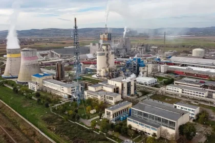 Azomureș lasă trei piețe energetice în trei luni. Romgaz pregătește repornirea