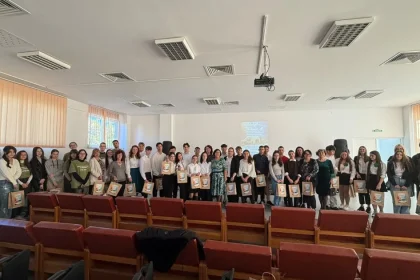Cinci licee mureșene, în concurs de educație financiară și antreprenoriat
