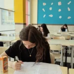 Ministerul a modificat procedura de selecție a directorilor de școli în timpul concursului