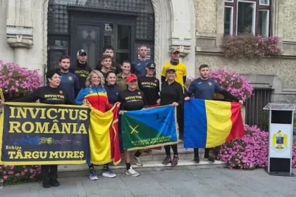 O mamă și cei doi fii ai săi au dus Ștafeta Veteranilor Invictus până la Târgu Mureș