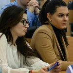 O treime dintre studenți își plătesc singuri chiria; restul depind de părinți sau bursă