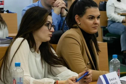 O treime dintre studenți își plătesc singuri chiria; restul depind de părinți sau bursă